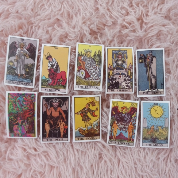 CLOSET-WIDE SALE! Aesthetics on lock! Black friday! Get ur Xmas goodiez 4 low! - Picture 12 of 16